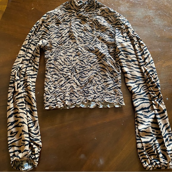 Wild Fable Size Medium Brown Tiger Print Mock Neck Long Sleeve Blouse - Picture 2 of 7